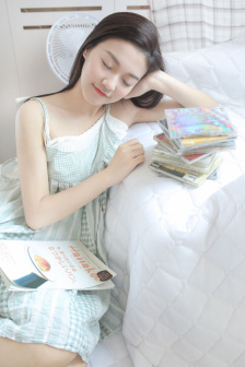 我滑进了女邻居的身体